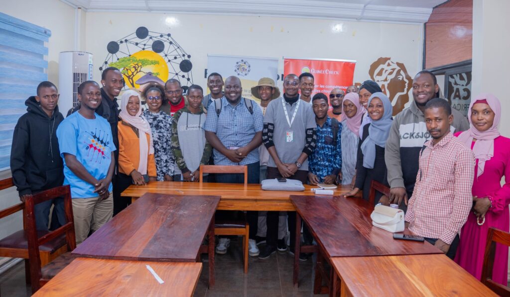 Journée mondiale du blog : 20 jeunes initiés au blogging à Labé